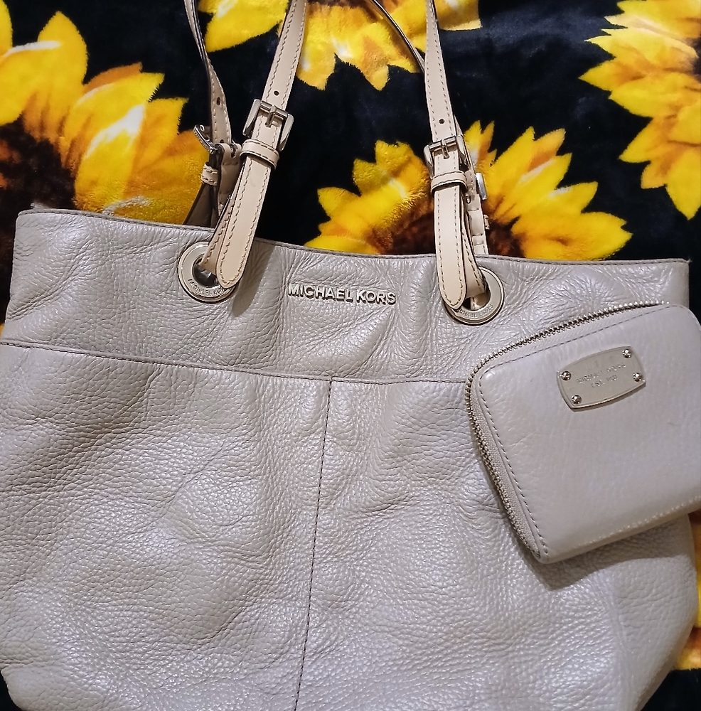 Michael kors set